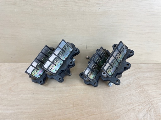 [008421] 1996 Mercury 120HP Force Outboard 2 Stroke Reed Block Assembly 116451 855952T3