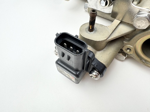 [032113] 2004 Yamaha 225 HP 4 Stroke Outboard Throttle Body Assembly {mpn} OEM
