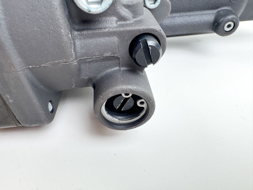 [033372] 2011 Suzuki 115 HP 4 Stroke Outboard Power Trim Tilt Unit {mpn} OEM
