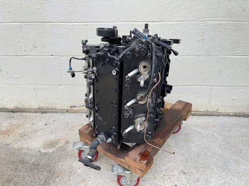 [008602] 2003 Mercury 135HP Optimax 2 Stroke Powerhead CrankCase Assembly 879808T07 275 Hours