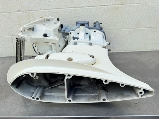 [033672] 2019 Suzuki 140 HP 4 Stroke Outboard Complete Midsection & Swivel Bracket {mpn} OEM