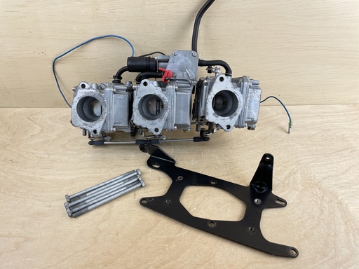 [008828] 2003 Yamaha 60HP 2 Stroke Outboard Carburetor Set Top Bottom Middle