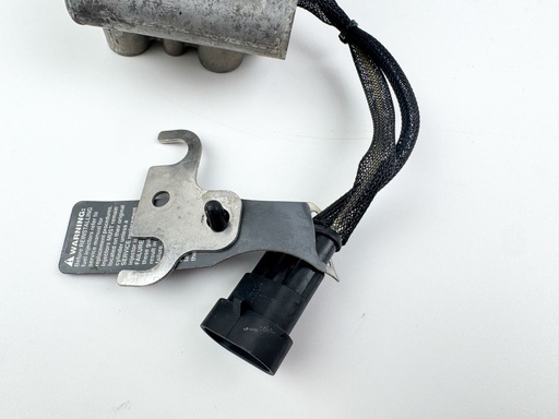 [036222] 2005 Evinrude 250 HP 2 Stroke Outboard Port Side Fuel Injector {mpn} OEM