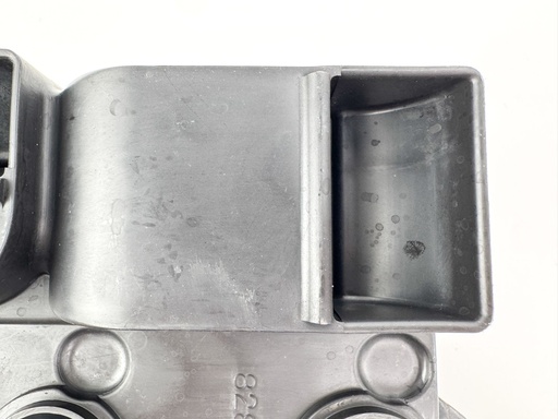 [036445] 2005 Mercury 50 HP 2 Stroke Outboard Intake Air Silencer Assembly {mpn} OEM