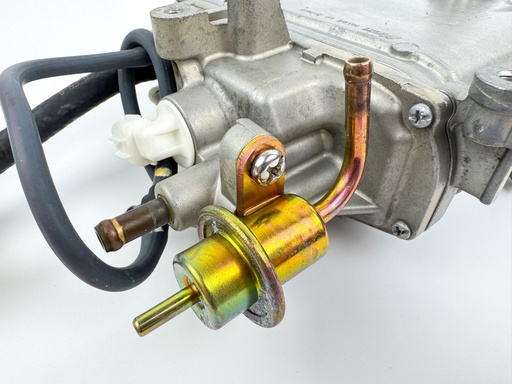 [036563] 2006 Yamaha 150 HP 4 Stroke Outboard VST Float Chamber Assembly 63P-14180-01-00 OEM
