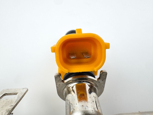 [036566] 2005 Yamaha 150HP Outboard Engine Fuel Injector With Rail 63P-13761-00-00