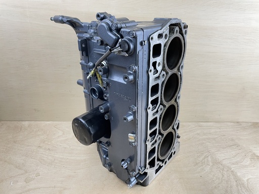 [008876] 1999 Yamaha 50HP 4 Stroke Outboard Crankcase Assembly 62Y-W009B-04-4D