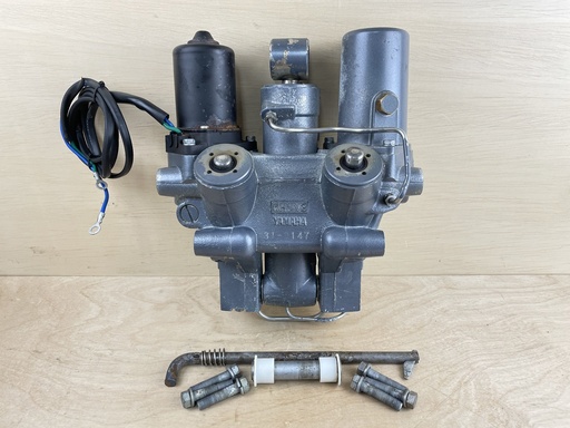 [008891] Yamaha 90HP 2 Stroke Outboard Power Trim & Tilt Unit Assembly 6H1-43800-1A-8D