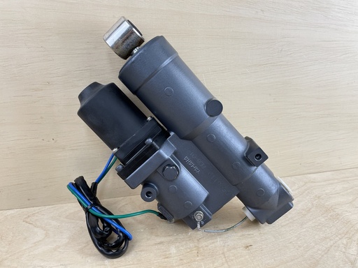 [008902] 2010 Yamaha 90HP4 Stroke Outboard Power Trim & Tilt Unit Assembly 6D8-43800-01-8D