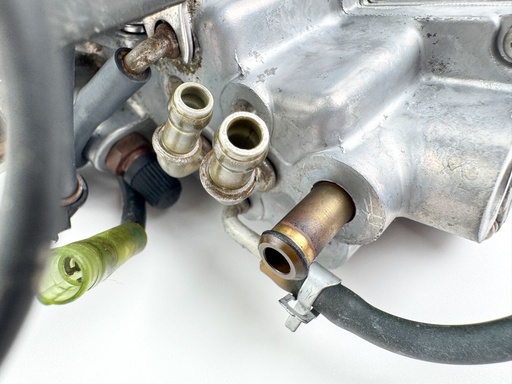 [037084] 2002-2003 Yamaha 200 HP 2 Stroke Outboard Vapor Separator Tank VST 68F-13907-01-00