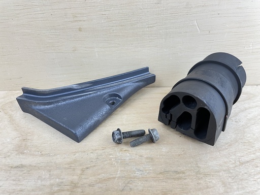 [008915] 2010 Yamaha 90HP 4 Stroke Outboard Cable Cover Plate 67F-42738-00-8D