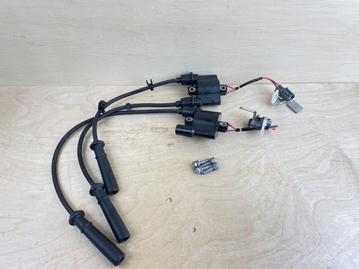 [008925] 2009 Yamaha 150HP Outboard Engine Ignition Coil Assembly Pair 63P-82310-01-00