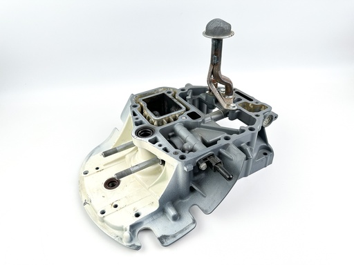 [009039] 2018 Suzuki 90HP DF90 4 Stroke Outboard Engine Holder White 51111-87L00-Y5S