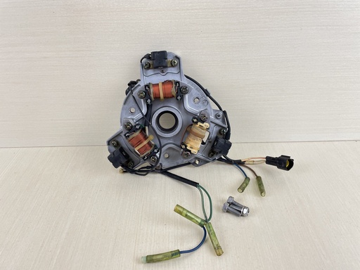 [009116] 1997 Yamaha 40HP 2 Stroke Outboard Base Coil Charge Lighting Assembly 63D-85560-00-00
