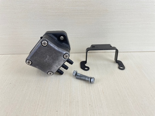 [009131] 2002 Yamaha 60HP 4 Stroke Outboard Fuel Pump Assembly 62Y-24410-02-00