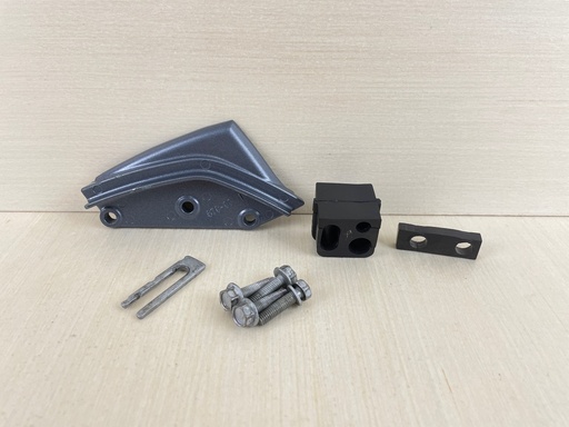 [009137] 2002 Yamaha 60HP F60 Outboard Cable Cover Plate Fitting 67C-42738-00-8D