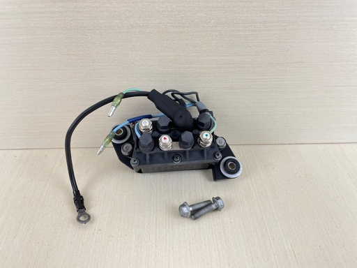 [009138] 2002 Yamaha 60HP F60 Outboard Trim & Tilt Relay 6H1-81950-01-00