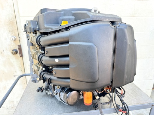 [039113] 2003 Yamaha 225 HP 4 Stroke Outboard Powerhead {mpn} OEM