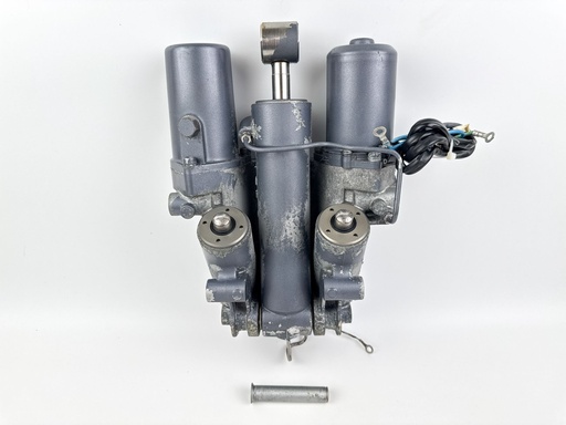 [039132] 2003 Yamaha 225 HP 4 Stroke Outboard Power Trim Tilt Unit {mpn} OEM