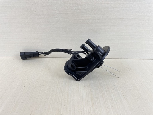 [009159] 2009 Evinrude 175HP Etec Outboard Fuel Filter Bracket & Sensor 5007013 5011097