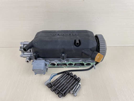 [009291] 1998 Honda 50HP BF50 4 Stroke Outboard Cylinder Head Assembly 12200-ZW4-H01ZA