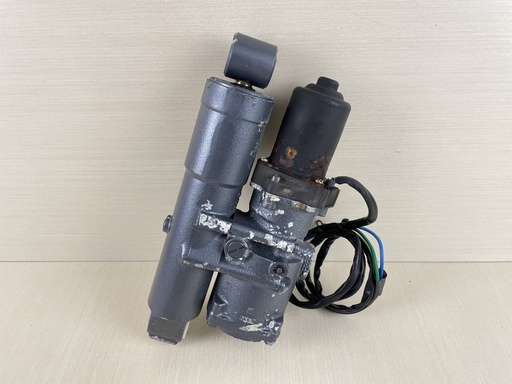 [009250] 2000 Yamaha 50HP 2 Stroke Outboard Power Trim & Tilt Unit 62X-43800-03-4D