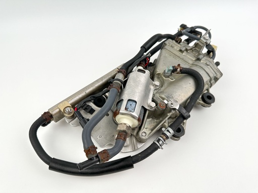 [042265] 2004 Yamaha 225 HP 4 Stroke Outboard VST Float Chamber Assembly {mpn} OEM