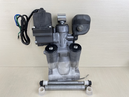 [009739] 2003 Suzuki 140HP DF140 4 Stroke Outboard Power Trim & Tilt Assembly 5033934