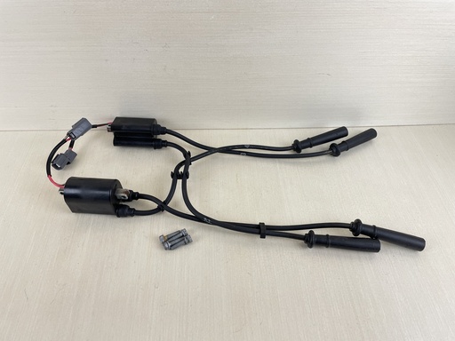 [010004] 2015 Yamaha 115HP 4 Stroke Outboard Ignition Coil Set Top Bottom 68V-82310-11-00