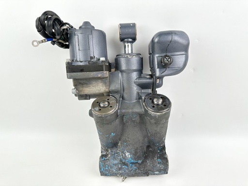 [045828] 2004 Yamaha 115 HP 4 Stroke Outboard Power Trim Tilt Unit {mpn} OEM