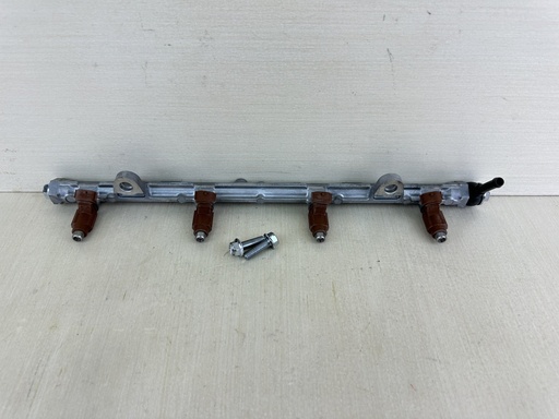 [010196] 2006 Suzuki 150HP DF150 4 Stroke Outboard Fuel Injector Set With Rail 15710-96J00