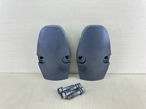 [010215] 2003 Yamaha 80HP 4 Stroke Outboard Lower Motor Mount Cover Set 67F-44553-00-8D