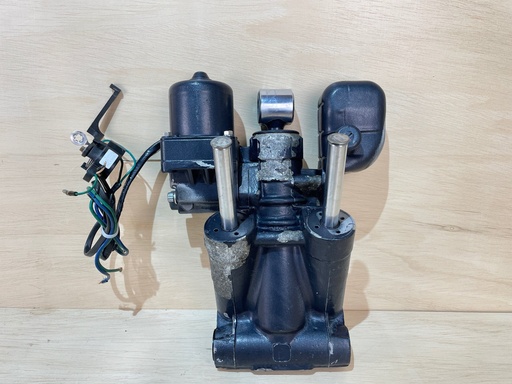 [3203] 1995 Johnson 150HP Outboard Power Trim & Tilt Assembly Unit 0433460