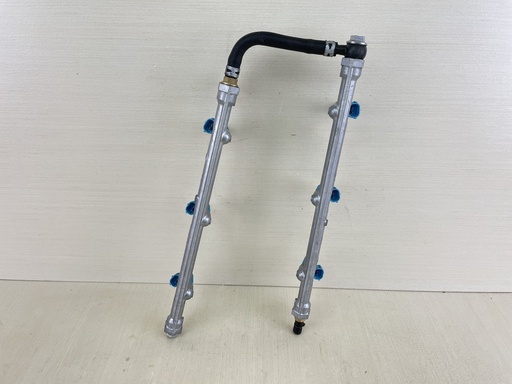 [010336] 2004 Suzuki 225HP 4 Stroke Outboard Fuel Injector Set With Delivery Pipe 15710-93J00