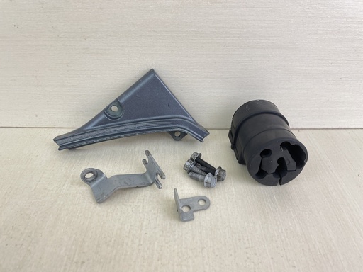 [010492] 2003 Yamaha 80HP 4 Stroke Outboard Cable Cover Plate Assembly 67F-42738-00-8D