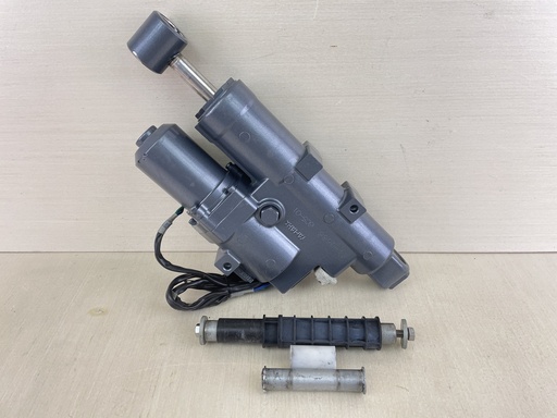 [010480] 2005+ 50 60 HP Yamaha 4 Stroke Power Trim Tilt Unit Assembly 6C5-43800-01-8D  Like New