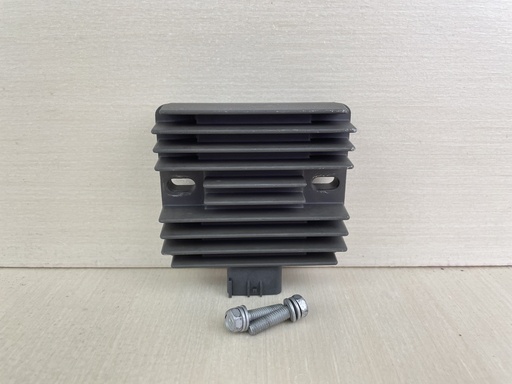 [010467] 2006 Yamaha 60HP 4 Stroke Outboard Regulator Rectifier Assembly 6D3-81960-00-00
