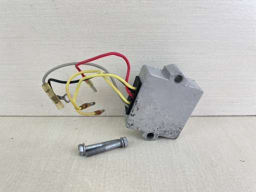 [010574] 2000 Yamaha 40HP 4 Stroke Outboard Rectifier & Regulator Assembly 65W-81960-00-00