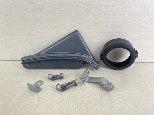 [010638] 2000-2008 Yamaha 115HP 4 Stroke Outboard Cable Cover Plate 68V-42738-00-5B