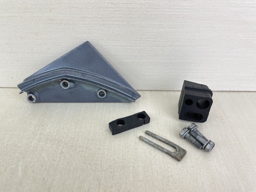 [010642] 2000 Yamaha 50HP 4 Stroke Outboard Cable Cover Plate 62Y-42738-01-8D