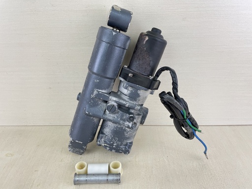 [010659] 1995 - 2001 Yamaha 40 50 HP 4 Stroke Outboard Power Trim & Tilt Unit Assembly