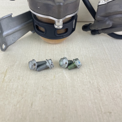 [010707] 2005 Honda 225HP 4 Stroke Outboard Water Separator & Fuel Filter Assembly 16800-ZY3-003