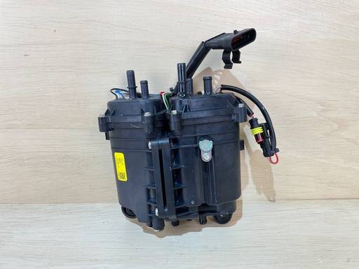 [3256] Evinrude Etec G2 150HP VST Fuel Reservoir & Pump Assembly 5010691