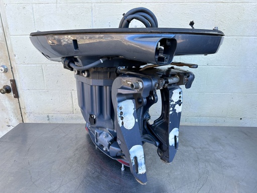[050804] 2017 Yamaha 250 HP 4 Stroke Outboard Complete Midsection & Swivel Bracket {mpn} OEM