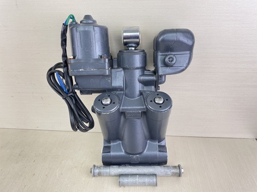 [010748] 2011 Yamaha 150HP 4 Stroke Outboard Power Trim & Tilt Assembly 63P-43800-23-00
