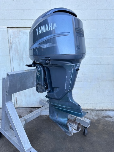 [051706] 2004 Yamaha 225 HP 4 Stroke Outboard Engine Complete {mpn} OEM