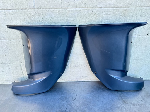 [051808] 2004 Yamaha 225 HP 4 Stroke Outboard Lower Apron Cover {mpn} OEM
