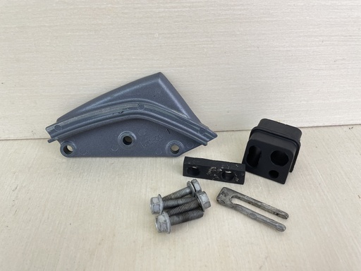 [008791] 2002 Yamaha 60HP 4 Stroke Outboard Cable Cover Plate 67C-42738-00-4D