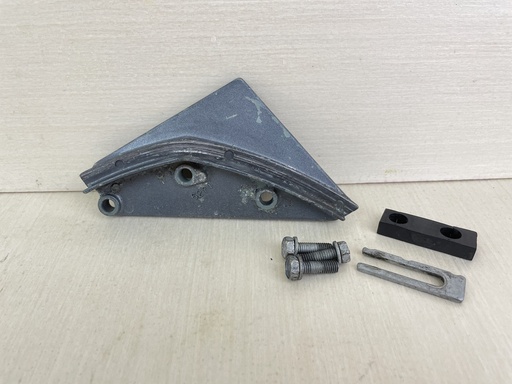 [008845] 2000 Yamaha 50HP 4 Stroke Outboard Cable Cover Plate 62Y-42738-01-5B