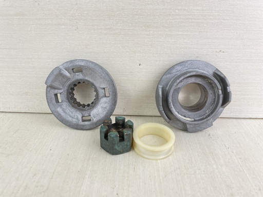 [009446] Suzuki 4 Stroke Outboard 40 - 115 HP Propeller Hardware Stopper Nut Etc